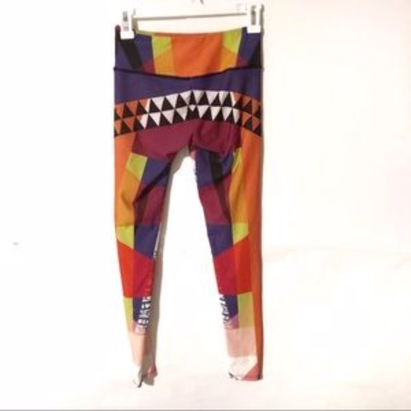 ONZIE Abstract Triangle Pattern Multi Leggings - Picture 6 of 16